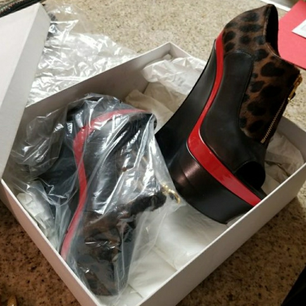 Versace booties - Picture 2 of 5